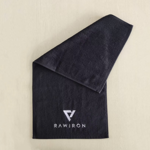 Toalla de Gimnasio Deportiva de Felpa Gruesa 100% Algodón con Logo Bordado Personalizado en Colores Blanco y Negro - Product Image 2