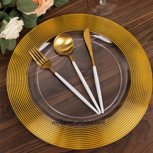 Plato de cena platos de cargador de plástico transparente con borde ondulado dorado plato transparente de boda - Product Image 5