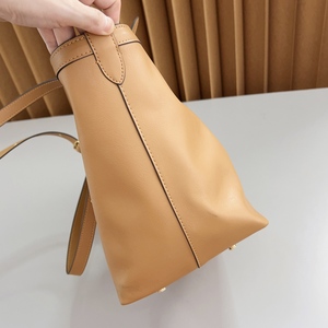 Mujer Bolsa De Marca 复古顶级品质皮革 5A 级奢华设计师品牌包袋 女士布鲁克林手提包批发 - Product Image 4