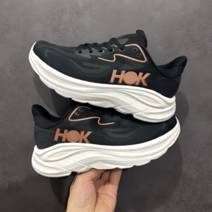 รองเท้าวิ่ง HOKAS น้ำหนักเบา ระบายอากาศได้ดี ปรับแต่งได้ตามต้องการ ทันสมัย สำหรับกิจกรรมกลางแจ้ง ฤดูใบไม้ร่วง ฤดูหนาว เหมาะสำหรับทั้งชายและหญิง ผลิตจากคาร์บอนไฟเบอร์ สำหรับการวิ่งระยะไกล - Product Image 1