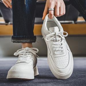 Zapatos deportivos para hombre al por mayor, con suela gruesa, blancos, de fondo plano, casuales, para ir al trabajo, ligeros y transpirables, tipo skate. - Product Image 2