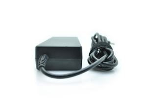 Adaptador de Corriente para Portátil de 15.6V 5A DC 78W, Nuevo, con Protección OTP, Certificación CE/FCC/ROHS, Conector de 5.5x2.5mm, ABS/PC Ignífugo - Product Image 3