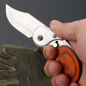 Cuchillo Plegable de Acero Inoxidable 440C con Mango de Madera para Exteriores, 13 cm, Ligero, Multifuncional, Portátil, Personalizable para Camping - Product Image 2