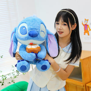 Hindistan cevizi ile büyük dikişli peluş oyuncak | Hindistan cevizi tutan sevimli dikişli | Jumbo doldurulmuş hayvan, onun için doğum günü hediyesi - Product Image 4