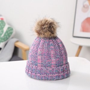 <span class=keywords><strong>Bonnet</strong></span> tricoté chaud pour femmes d'automne et d'hiver avec boule de fourrure pour <span class=keywords><strong>Amazon</strong></span> Bonnets de style de rue européens et américains Chapeau d'hiver - Product Image 6