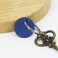 Portachiavi personalizzato personalizzato con targhetta per nome cane portachiavi piccolo regalo portachiavi in pelle conciata al vegetale a forma di cerchio