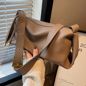 Bolso cruzado <span class=keywords><strong>de</strong></span> PU texturizado <span class=keywords><strong>de</strong></span> alta gama para <span class=keywords><strong>mujer</strong></span>, gran capacidad, nuevo estilo <span class=keywords><strong>2022</strong></span>, diseño <span class=keywords><strong>de</strong></span> nicho moderno, minimalismo urbano - Product Image 2