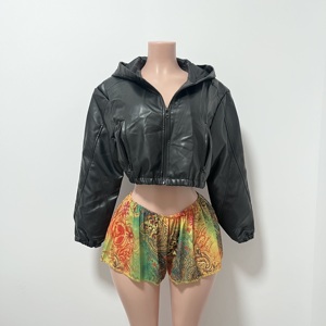 Z0058 - Nouveautés 2024 - Veste en cuir PU personnalisée pour l'automne - Veste courte à capuche noire pour femmes - Product Image 2