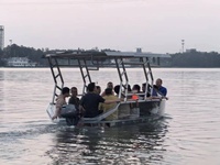 Canoë kayak transparent en plastique transparent pour 10 personnes en polycarbonate pour les visites touristiques et la pêche