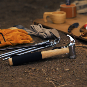 Marteau de camping multifonctionnel avec manche en bois pour tiges de tente et extracteur de clous de bâche - Product Image 3