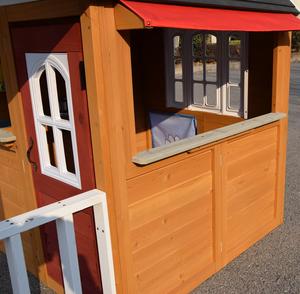 Casa de Juegos de Madera para Niños al Aire Libre con Techo de Asfalto Negro, Puerta Roja y Porche Blanco, Casa de Juegos Infantil Resistente - Product Image 6