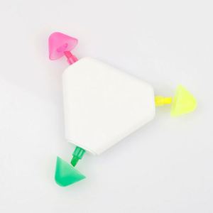 ปากกาเน้นข้อความ 3 สี แบบกำหนดเองได้ พิมพ์โลโก้ตามสั่ง ปากกาเรืองแสง สำหรับอุปกรณ์สำนักงานและโรงเรียน - Product Image 4