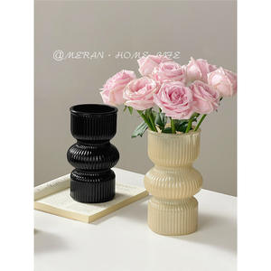 Jarrón de Vidrio Estilo Campestre Francés Meran Home Life, Decoración Hidropónica Negra para Sala de Estar y Mesa de Comedor - Product Image 4