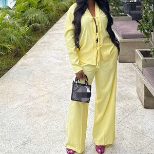 Conjunto de 2 Piezas para Mujer: Blusa Plisada con Lazo y Pantalones Africanos de Pierna Recta, Nuevo Color Sólido, a la Moda - Product Image 5