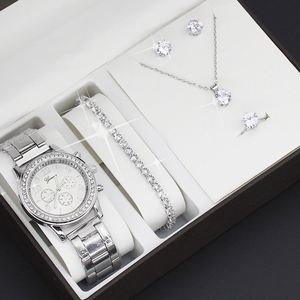 Nuevo Set de Lujo de 5 Piezas para Mujer: Reloj de Pulsera con Diamantes de Imitación, Pulsera, Pendientes, Collar y Anillo - Set de Regalo de Moda Casual para Damas - Product Image 3