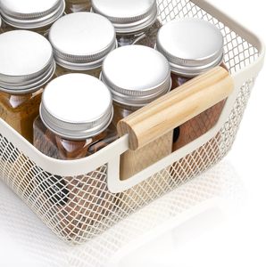 Set di 3 Cestini in Rete Metallica Bianca con Manico in <span class=keywords><strong>Legno</strong></span> per Frutta e Giocattoli, Ideali per Armadi, Dispense, Camere da Letto e Cucine - Product Image 4