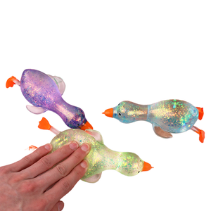 Pelota Antiestrés <span class=keywords><strong>de</strong></span> Ganso/Pato <span class=keywords><strong>de</strong></span> Peluche con Purpurina, <span class=keywords><strong>de</strong></span> Subida Lenta, Premium, Adorable y <span class=keywords><strong>de</strong></span> Moda Viral, para Oficina, Escritorio y Juego Infantil - Product Image 1