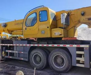 Grúa sobre Camión Usada XCM 70t QY70K-I/QY70K-II Todoterreno con Motor Weichai, Altura de Elevación de 75m - Product Image 3