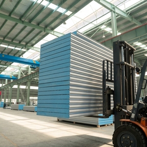 Panneau sandwich <span class=keywords><strong>isolant</strong></span> préfabriqué pour murs et toitures en PU, EPS, laine de roche, avec bords scellés en PU, matériaux de construction pour maisons préfabriquées modernes et hôtels - Product Image 2