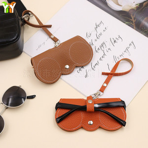 เคสแว่นตาสำหรับเดินทางช่วงซัมเมอร์ยอดนิยมใน TikTok, เคสแว่นตาหนัง, ที่ป้องกันแว่นตา, คลิปหนีบแว่นตา, แว่นตาที่ถ่ายลงอินสตาแกรมได้สวย - Product Image 1