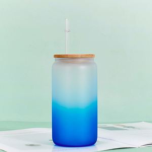 Vaso de Cóctel para Fiestas, Vaso de Vidrio con Degradado Suave Multitono de 20 oz con Tapa y Pajita de Bambú - Product Image 5