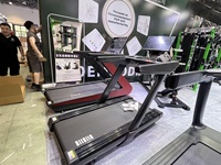 Caminadora Eléctrica Comercial con Pantalla LCD e Inclinación Automática para Uso Doméstico