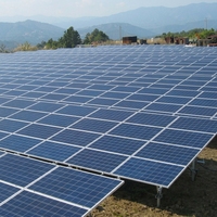 Système de structure de montage de panneaux solaires résistant à la corrosion, support de fixation au sol pour tuiles solaires, système de montage au sol