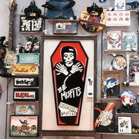 Broche Émail Squelette Cercueil Rétro Noir Blanc Sourire de la Mort Horreur pour Sac à Dos Vêtements Badges Punk Cadeaux Promotionnels