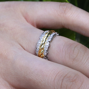 Anello di fidanzamento bicolore con zirconi per uomo e donna, elegante gioiello da dito - Product Image 2