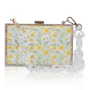 Bolso de Mano Personalizado con Estampado Floral, Forma de Caja, Bolso Cruzado con Cadena de Perlas, Bolso de Mano Cuadrado - Product Image 4