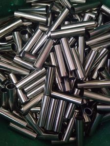 하이 퀄리티 316Ti 스테인레스 스틸 파이프 JIS 2-6 인치 이음매 없는 파이프 해양 부식 방지 화학 산업 ERW 크기 절단 - Product Image 2