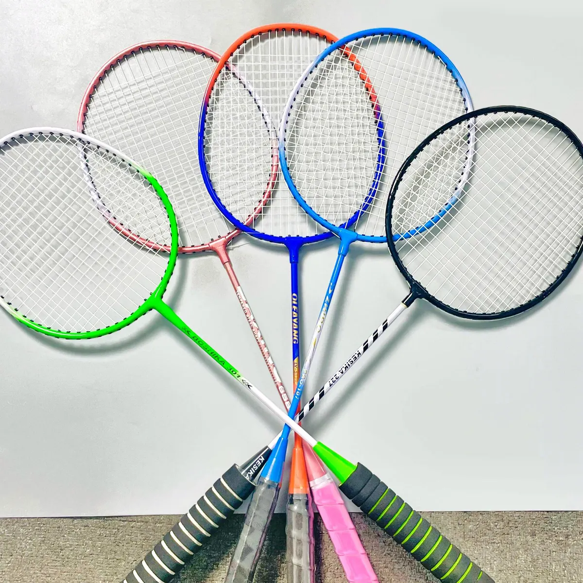 Raquete de badminton de carbono colorida 4U de marcas de topo personalizadas baratas de fábrica