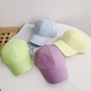 قبعة بيسبول للأطفال الصغار بألوان صلبة وتصميم جديد لعام 2021، قبعة صيفية للأطفال من القطن مع تطريز شعار مخصص بالجملة - Product Image 2