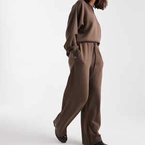 Pantalones joggers de pierna recta para mujer, personalizados al por mayor, color topo, tela gruesa estilo scuba, cintura elástica con cordón, bolsillos laterales - Product Image 4