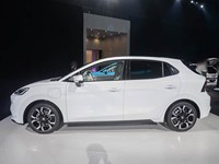 MG4 2025 : Voiture électrique compacte haut de gamme, élégante et très demandée pour les trajets quotidiens – Le meilleur prix pour une voiture électrique abordable
