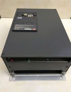 Convertidor de Frecuencia Serie FR-F700 FR-F740-06100-ECMITSUBISHI FR-F740-06830-EC FR-F740-06100-EC/FR-F740-06830-EC Nuevo y Original - Product Image 1
