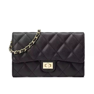 Bolso de Mano Acolchado Versátil de Alta Gama con Cadena, para un Estilo Moderno, Gran Capacidad, de PU, para Mujer, con Forro de Poliéster - Product Image 6