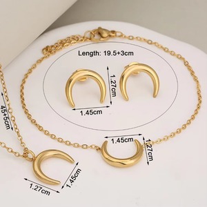 ชุดเครื่องประดับรูปพระจันทร์เสี้ยวสแตนเลสสตีล ขัดเงาเรียบหรู ต่างหูแบบติดหู สร้อยคอ สร้อยข้อมือ 3 ชิ้น สำหรับผู้หญิง สาวๆ เครื่องประดับสไตล์มินิมอล - Product Image 2