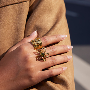 Floral <b>Ring</b> <b>Titanium</b> Steel Gold Plated Women's Fashion Jewelry Gift - Product Image 3