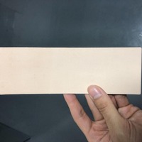 Potongan Kulit Sapi Asli Warna Alami Hasil Proses Vegetable Tanned, Kualitas Terbaik, Bentuk Persegi Panjang, Sudah Dipotong, Tebal 3.5mm, Untuk Strop Kulit Kustom