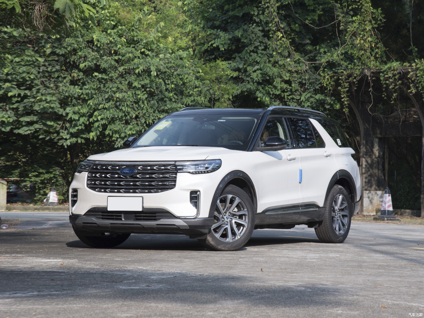 Ford Explorer 2023 - Efficient 6-Seater SUV from China
