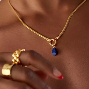 Collar de Acero Inoxidable Chapado en Oro de 18K con Colgante de Lapislázuli Natural, Nuevo, de Alta Calidad, Estilo Moderno para Europa - Product Image 5