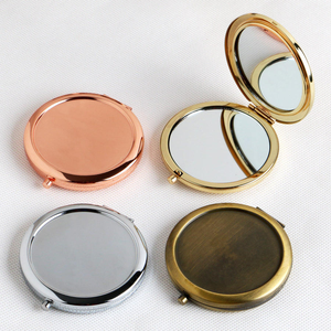 2 espejos compactos de bolsillo en blanco para maquillaje cosmético, espejo de bolsillo compacto doblado redondo a mano en oro rosa y plata - Product Image 1