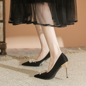 9888A-146 Sandalias de Tacón Alto con Flores de Satén, Punta Puntiaguda, Tacón de Aguja, Elegantes Zapatos de Vestir para Mujer para Bodas y Fiestas - Product Image 3