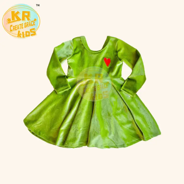 Mais novo design de tecido de veludo verde manga comprida roupas vestido para meninas vestido com um coração vermelho