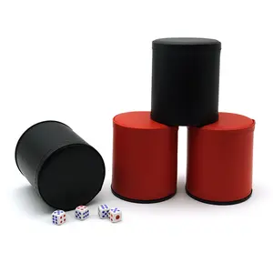 Tazza di dadi in pelle personalizzata in silenzio floccata nera rossa tazza di dadi con Logo personalizzato in rilievo