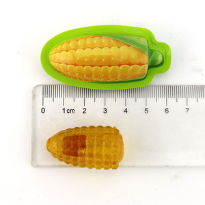 Bonbon à mâcher en forme de maïs sucré noir et jaune 3D avec remplissage de confiture - Product Image 6