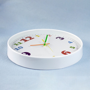 Reloj de pared colorido de 12 pulgadas para niños, reloj de pared colgante de dibujos animados para el hogar, reloj de pared de cuarzo moderno Simple nórdico para decoración del hogar - Product Image 4