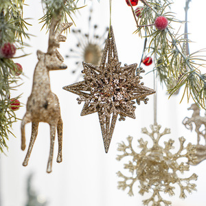 Adornos Navideños de Alta Gama con Forma de Copo de Nieve, Carruaje y Ángel - Product Image 4