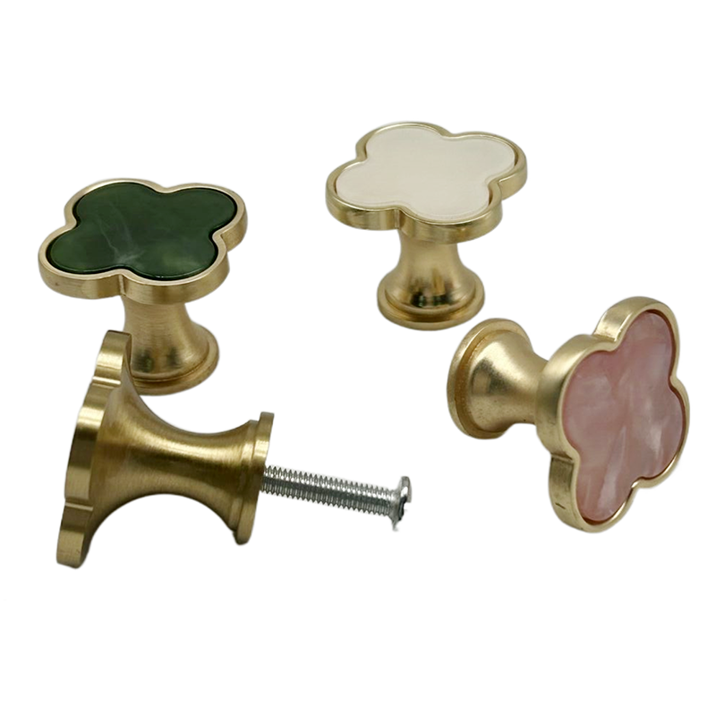 Nhà Máy Tùy Chỉnh Vỏ Bốn Lá Clover Brass Knobs Hiện Đại Đơn Giản Một Lỗ Tủ Tủ Quần Áo Sáng Tạo Vàng Nhỏ Xử Lý